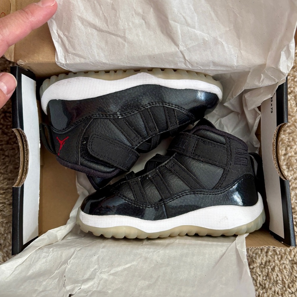 Jordan 11 - Picture 6 of 8